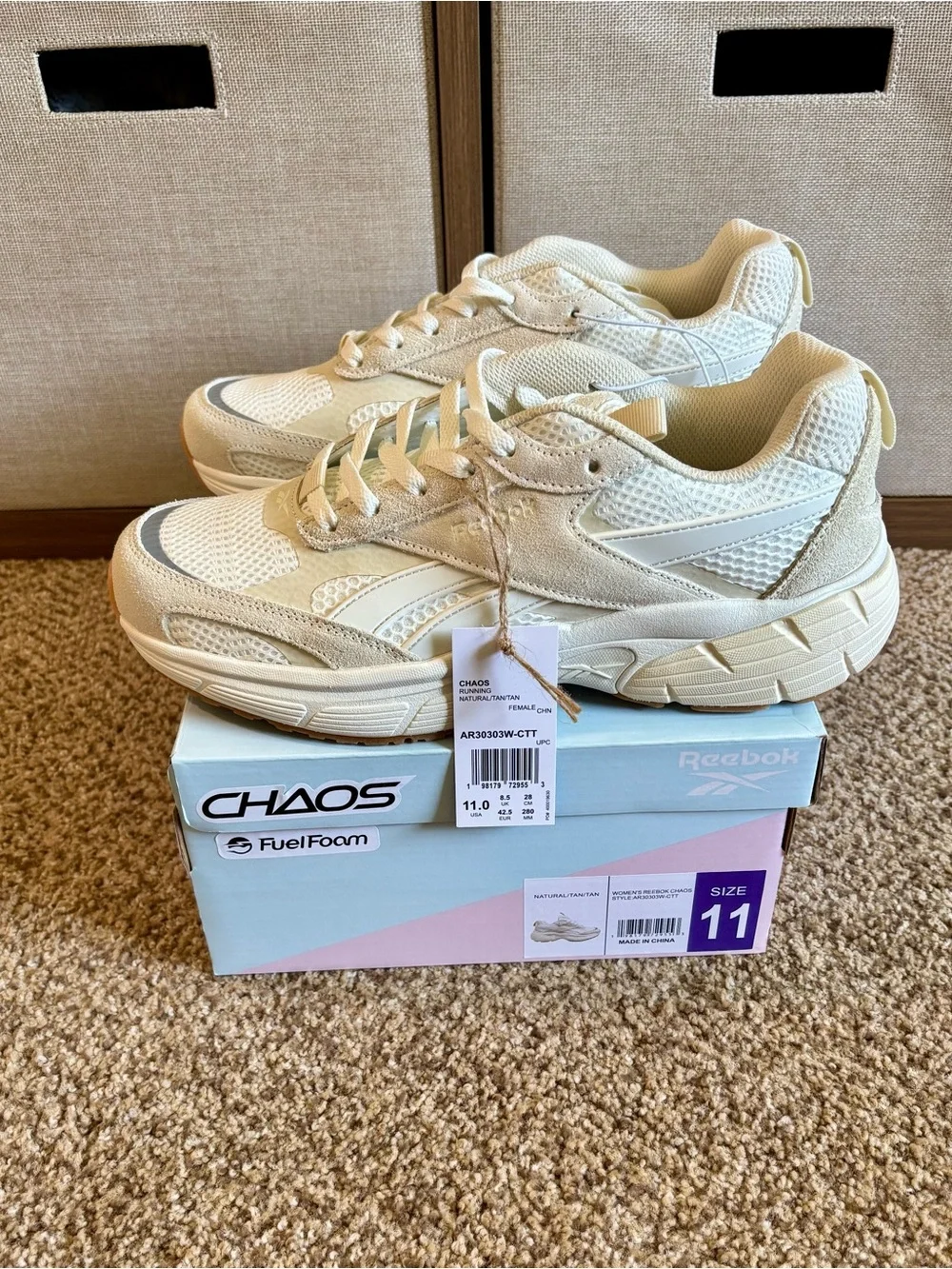 Reebok Chaos Size 11  Sneakers Cream and Beige